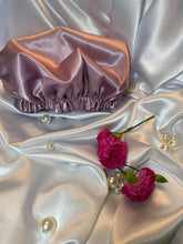 Load image into Gallery viewer, Lavender Luxurious Bonnet
